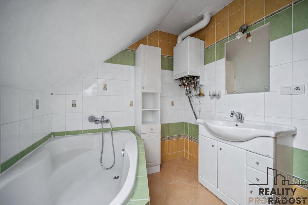 Prodej domu - Hrochův Týnec - 17