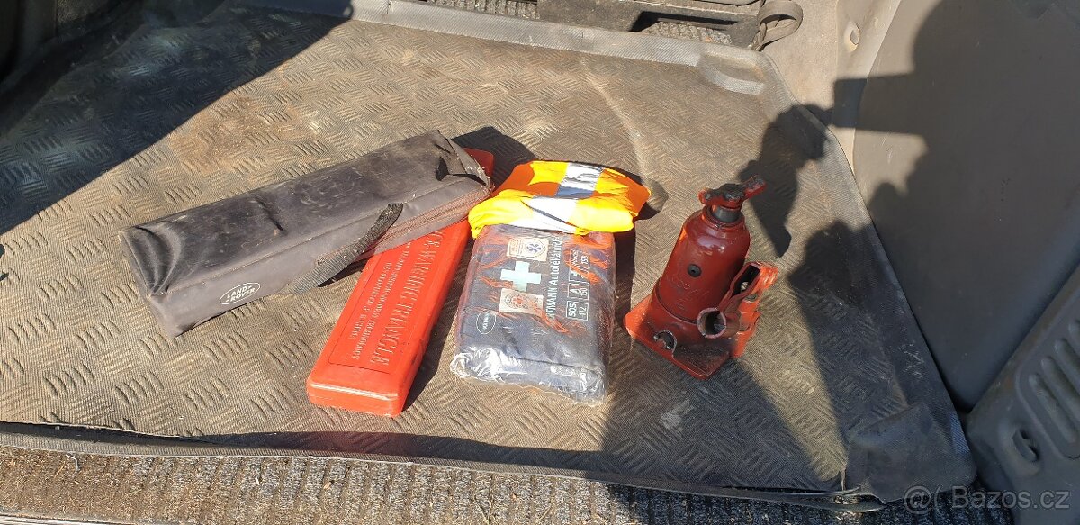 LAND ROVER DISCOVERY 2 - 17