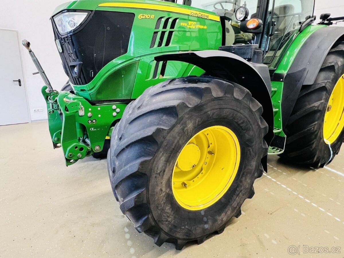 Prodám kolový traktor John Deere 6210R - 17