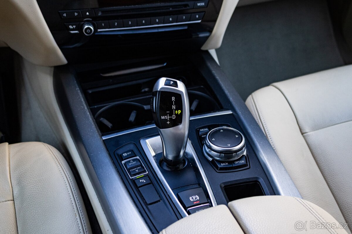 BMW X5 SDrive25d 160kW / TOP STAV / 7 miest / - 17