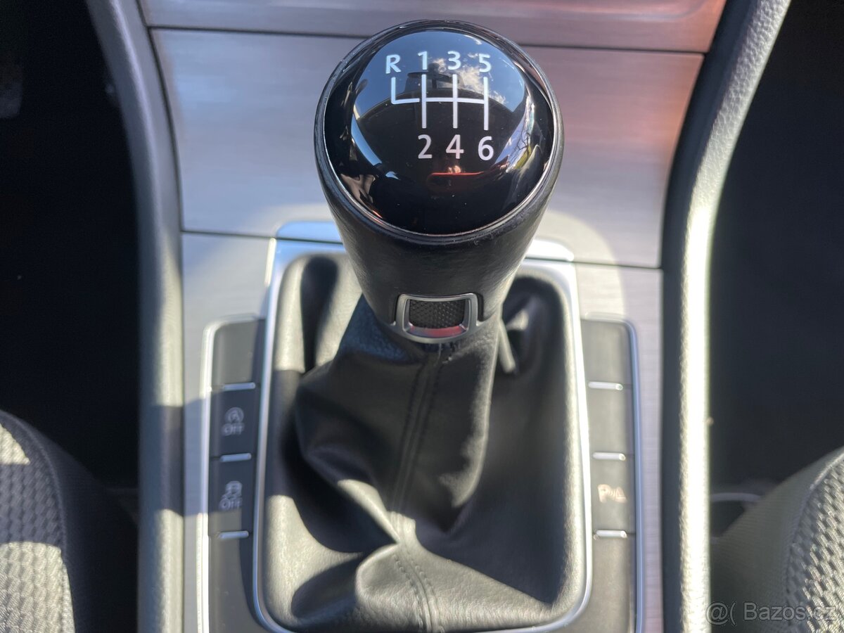 VOLKSWAGEN GOLF 4MOTION r.v. 2014 1,6 TDi - 17