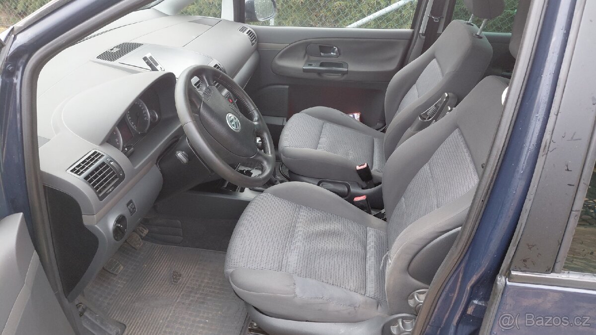 REZERVACE-Volkswagen Sharan 1.9TDi 85kW 4x4 r.v.2008 - 17