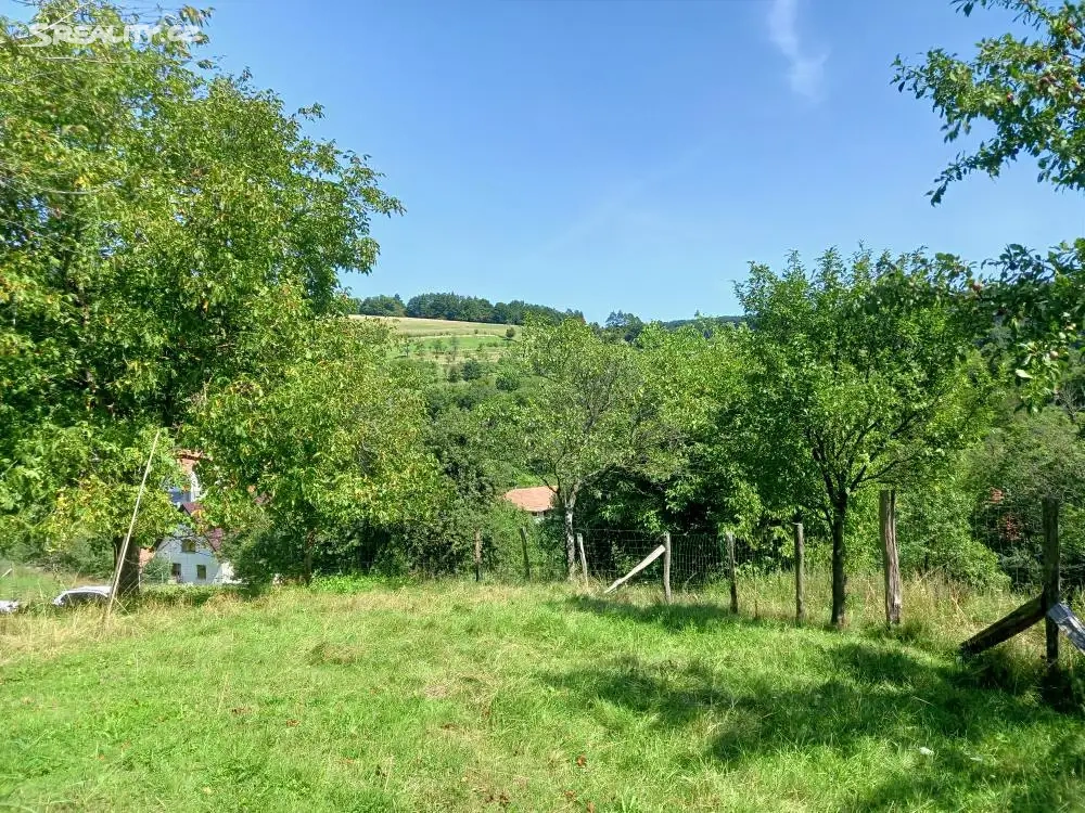 Slunné místo s duší, výhledem i st. povolením :) 4000 m2 - 17