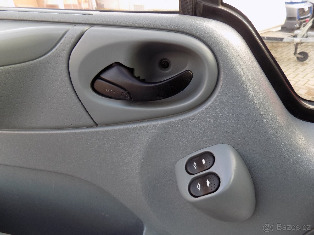 Ford Transit 2.2 TDCI 63 KW SWB 260 TAŽNÉ - 17