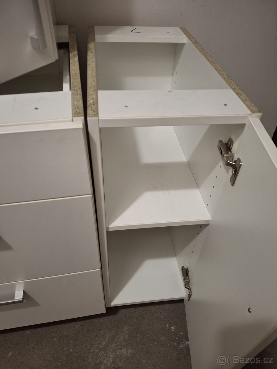 Kuchyňská linka se spotřebiči - 17