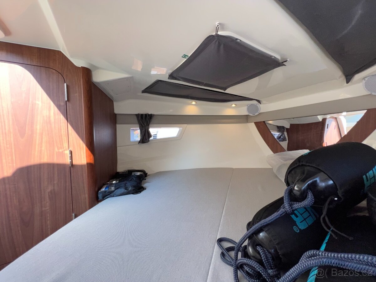 QUICKSILVER Activ 805 CRUISER + MERCURY F 250 V8 EFI EXLPT D - 17