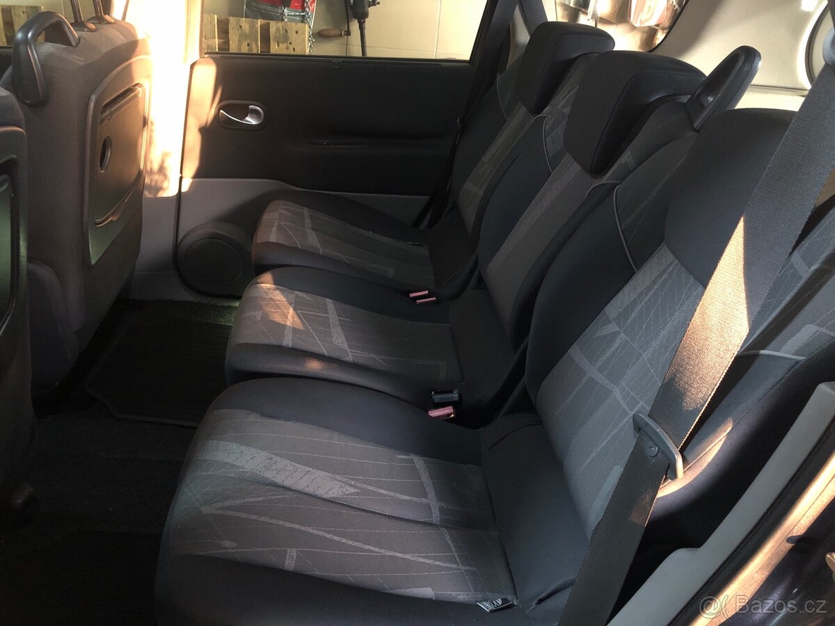 Renault Mégane grand scenic - 17