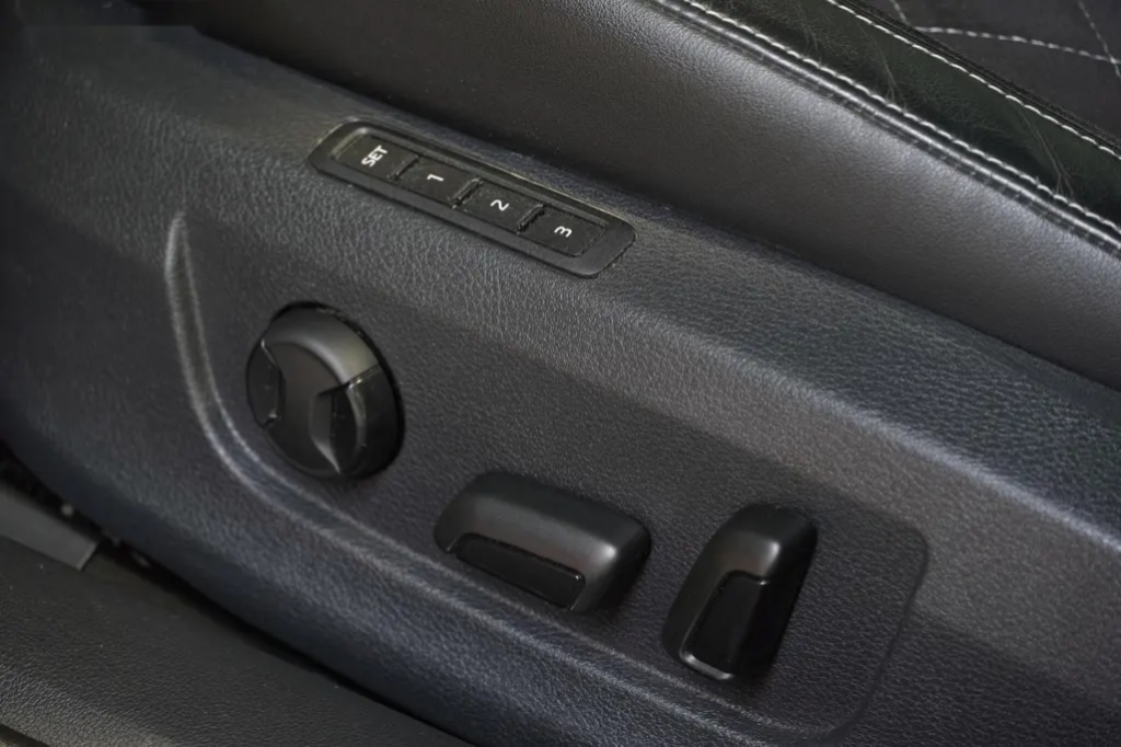 Škoda Superb, 2.0TDI 147KW,SPORTLINE,DSG,4X4 - 17