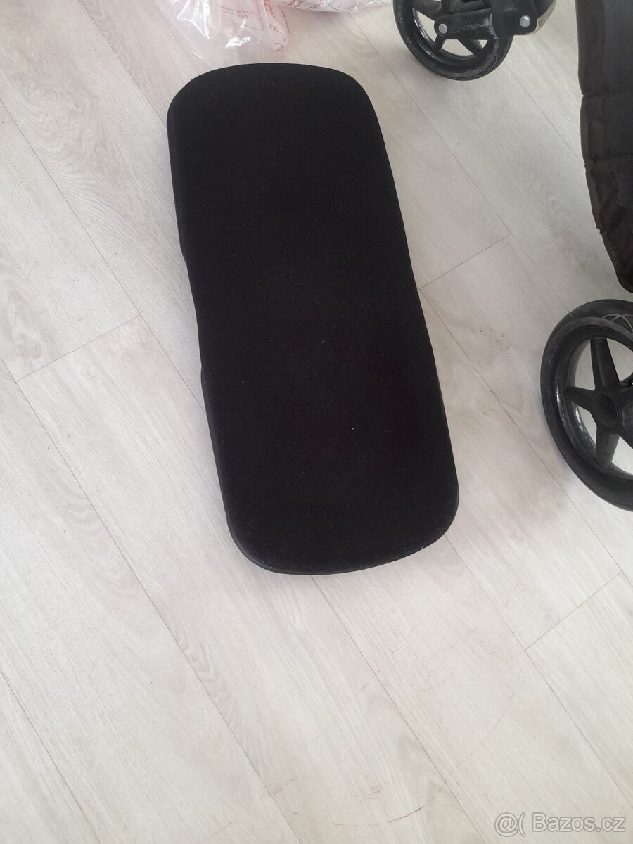Prodám dětský kočárek Bugaboo Fox - 17