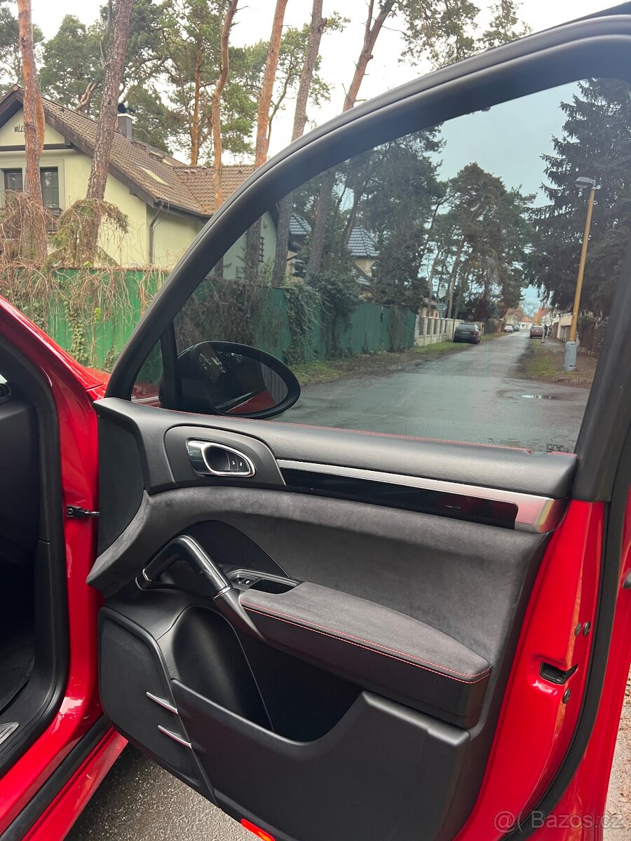 Porsche Cayenne GTS 2013 - 17