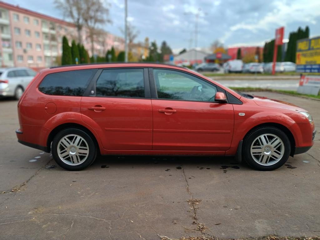 Ford Focus 1.6 combi - 17