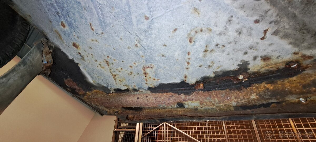 Prodám karoserii trabant 601 l - 17