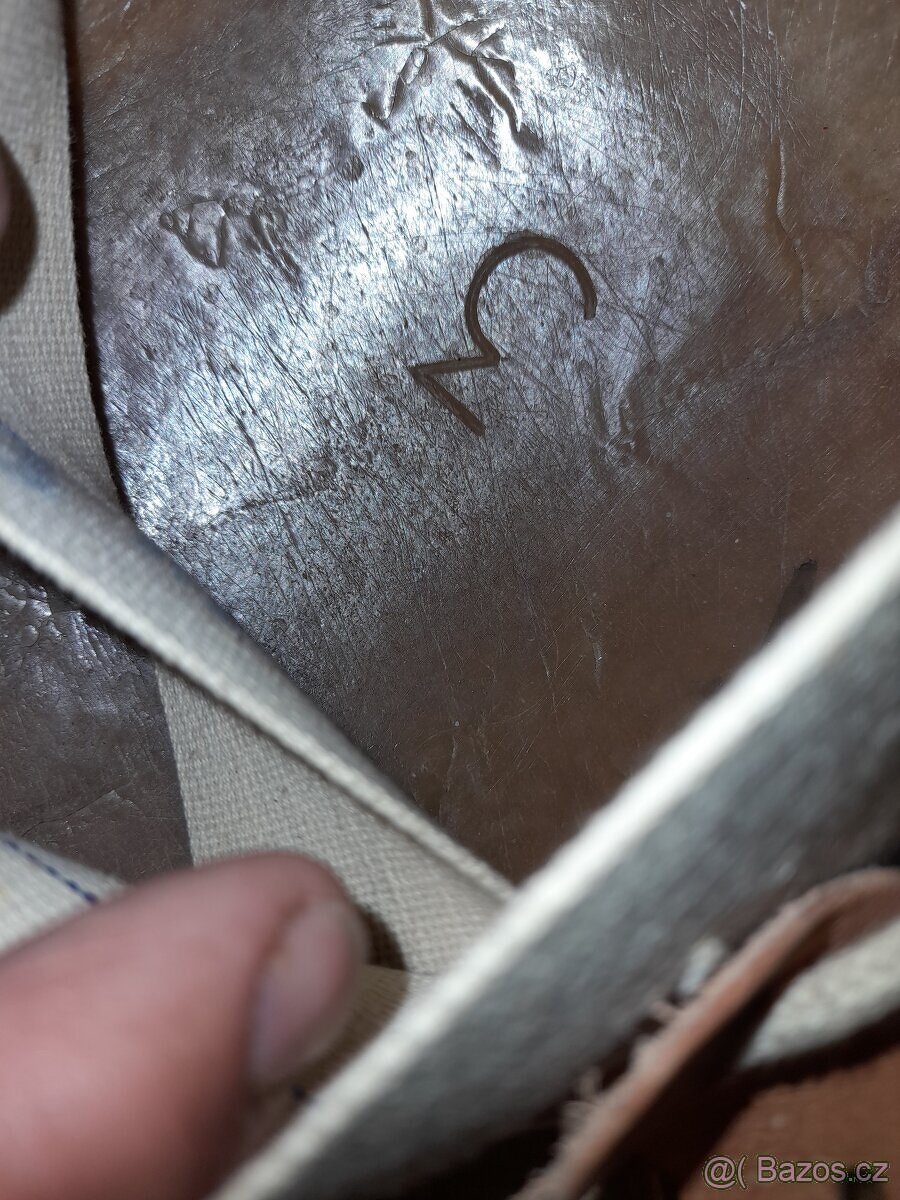 Stará policejní přilba VB, SNB, + Opasek - 17