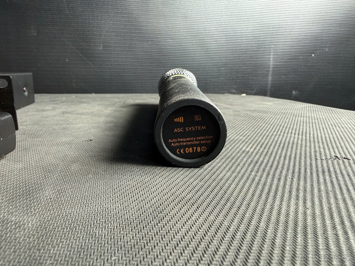 LD Systems WS1G8  Wireless Mic System 2xHandheld Microphones - 17