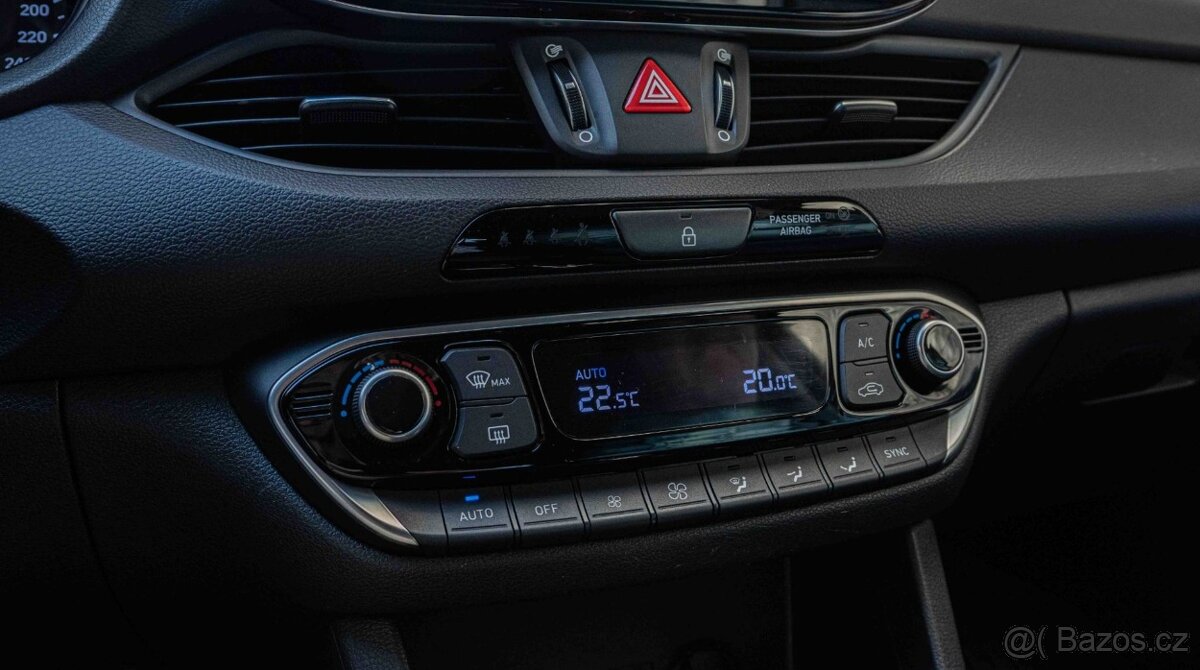 Hyundai i30 CW 1.6 CRDi Classic DTC - 17