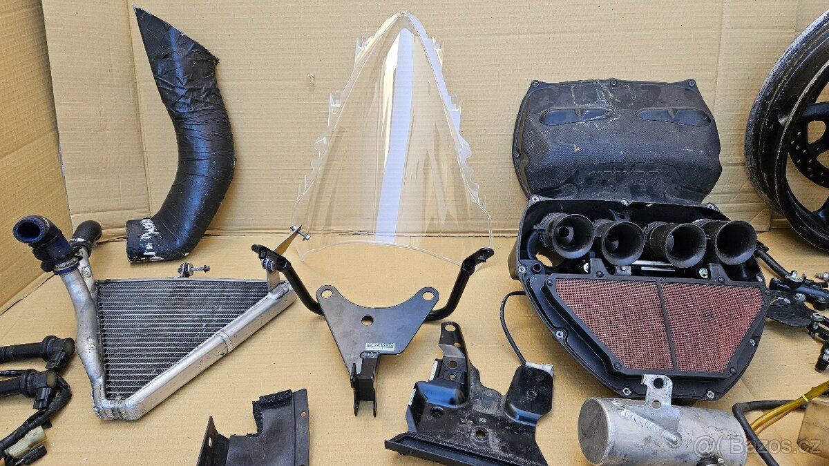 Náhradní díly Yamaha R1 07-08 - 17