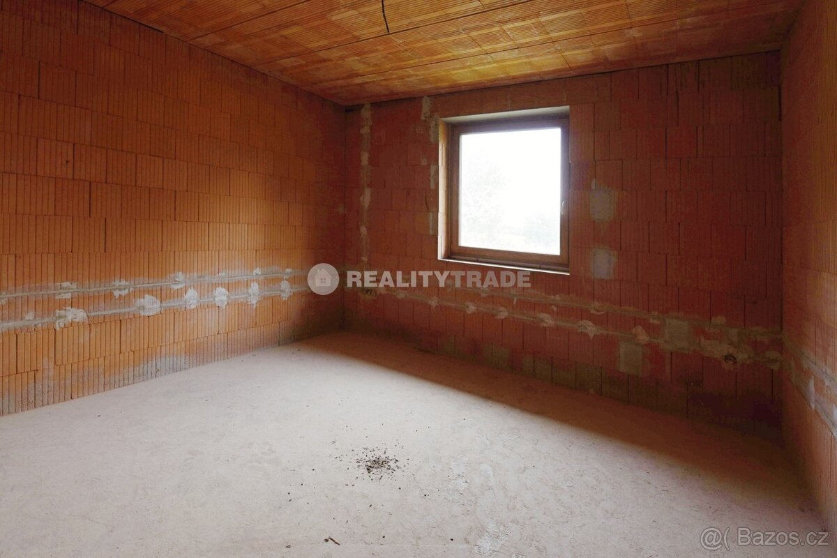 PRODEJ HRUBÉ STAVBY RODINNÉHO DOMU 281 M2, NA POZEMKU 534 M2 - 17