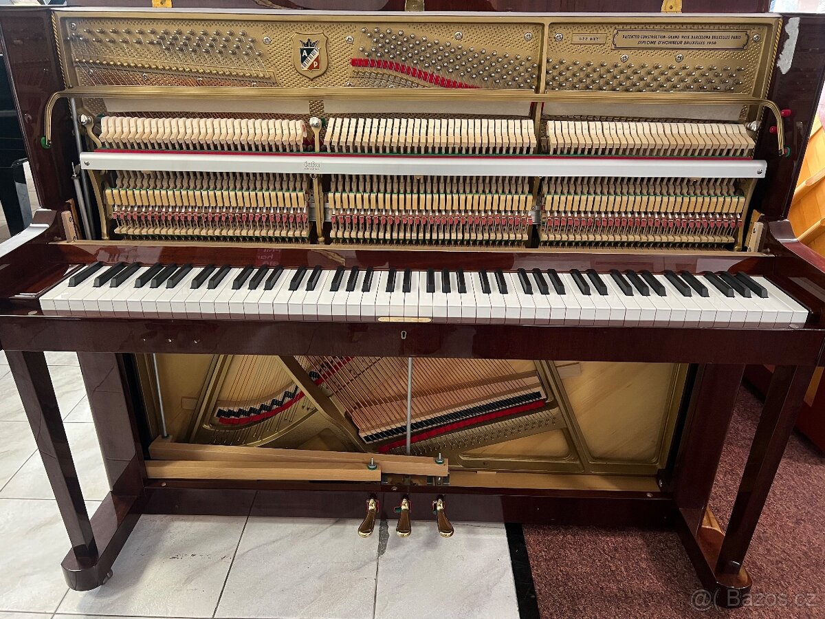 Petrof 118 se zárukou 5 let, včetně židle, doprava zdarma - 17