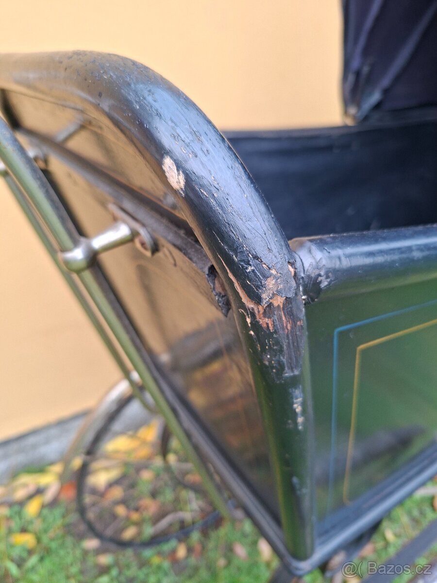 Starožitný kočárek pro miminko č. 633 - 17