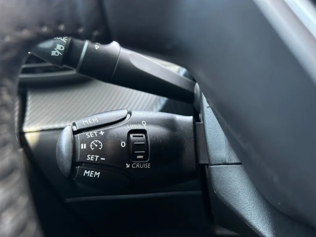 Peugeot 2008, ALLURE 1.2PT 100"MAN6"Zimáky - 17