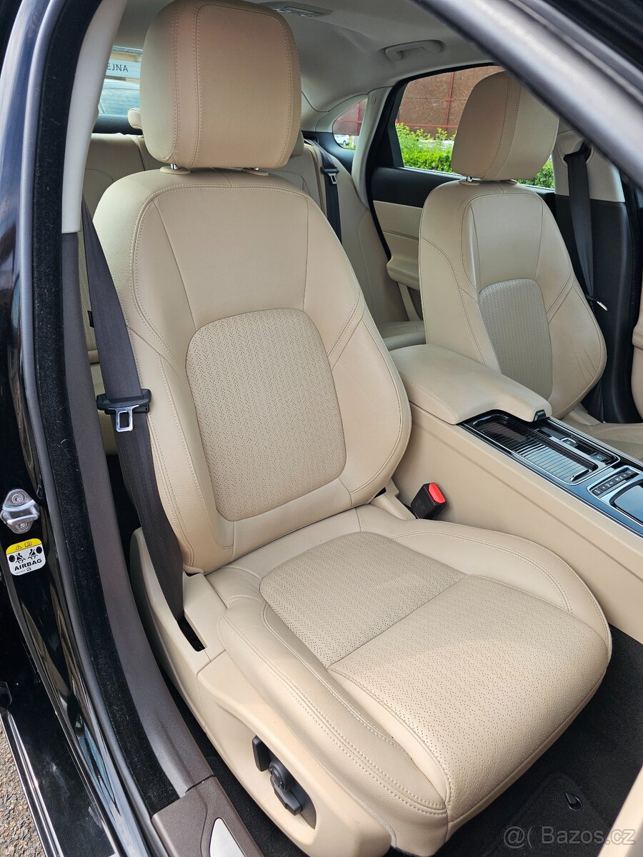 JAGUAR XF 2019 2.0 25D 177kW,SENZORY,VÝHŘEVY,KŮŽE,NAVI - 17