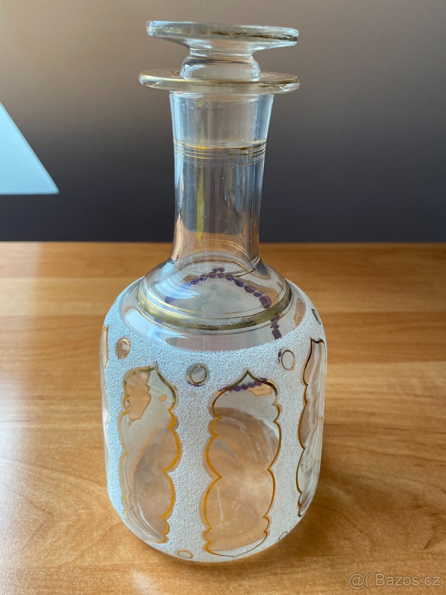 Sběratel nabízí staré skleněné karafy - 17
