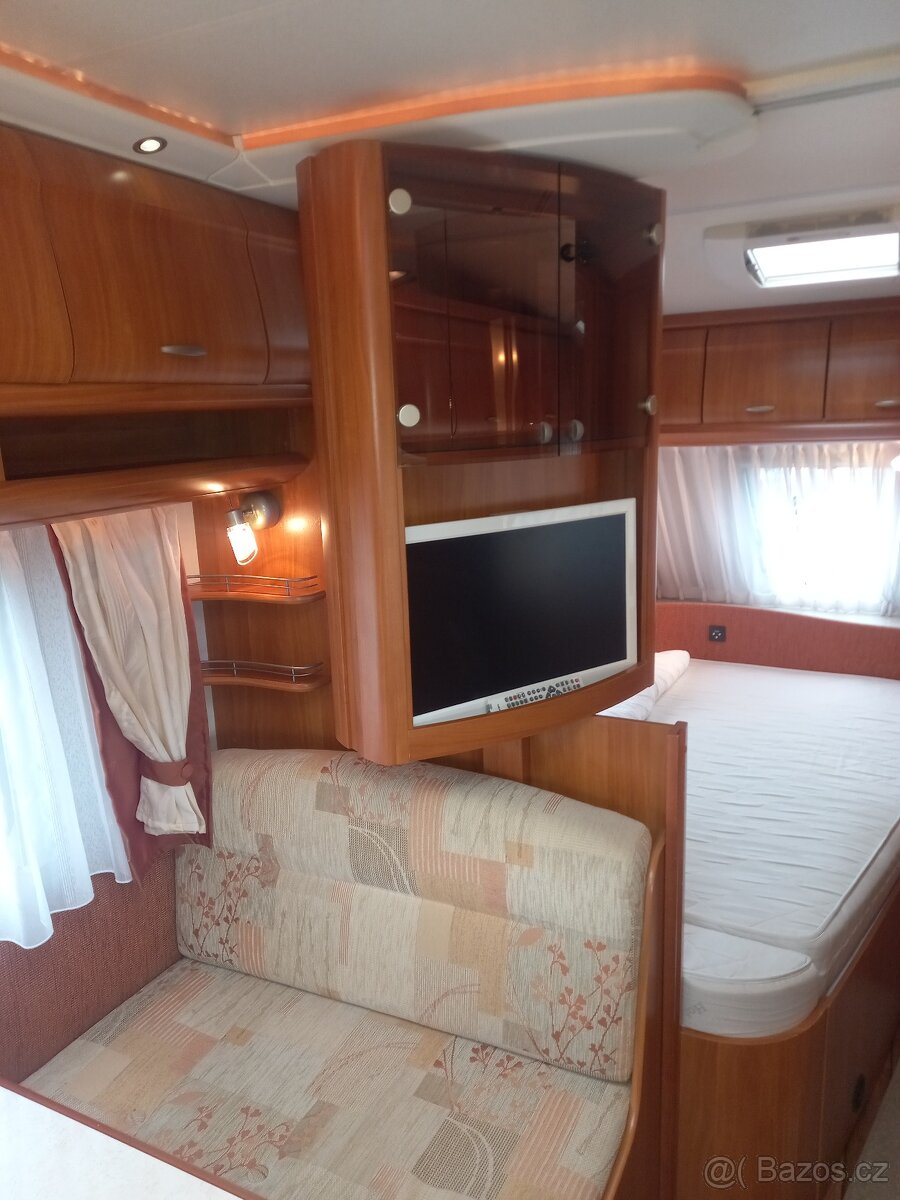 Prodám karavan HOBBY EXCELLENT 500 KMFE - 17