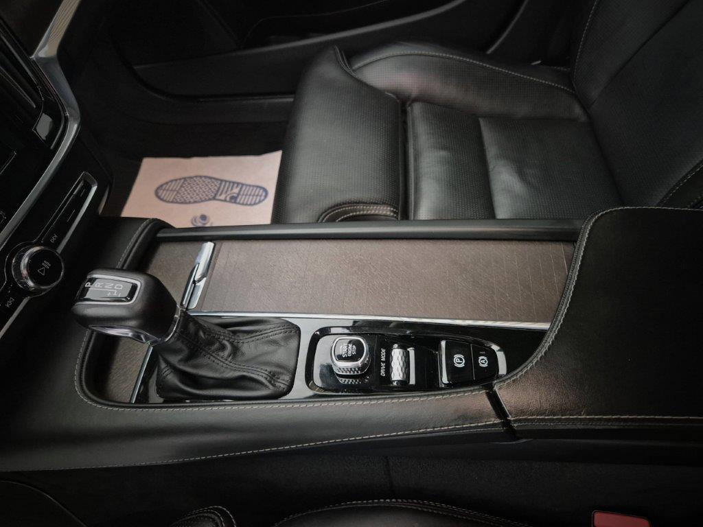 Volvo V90 2,0 CC D5 AWD Drive-E Pro POLESTAR - 17