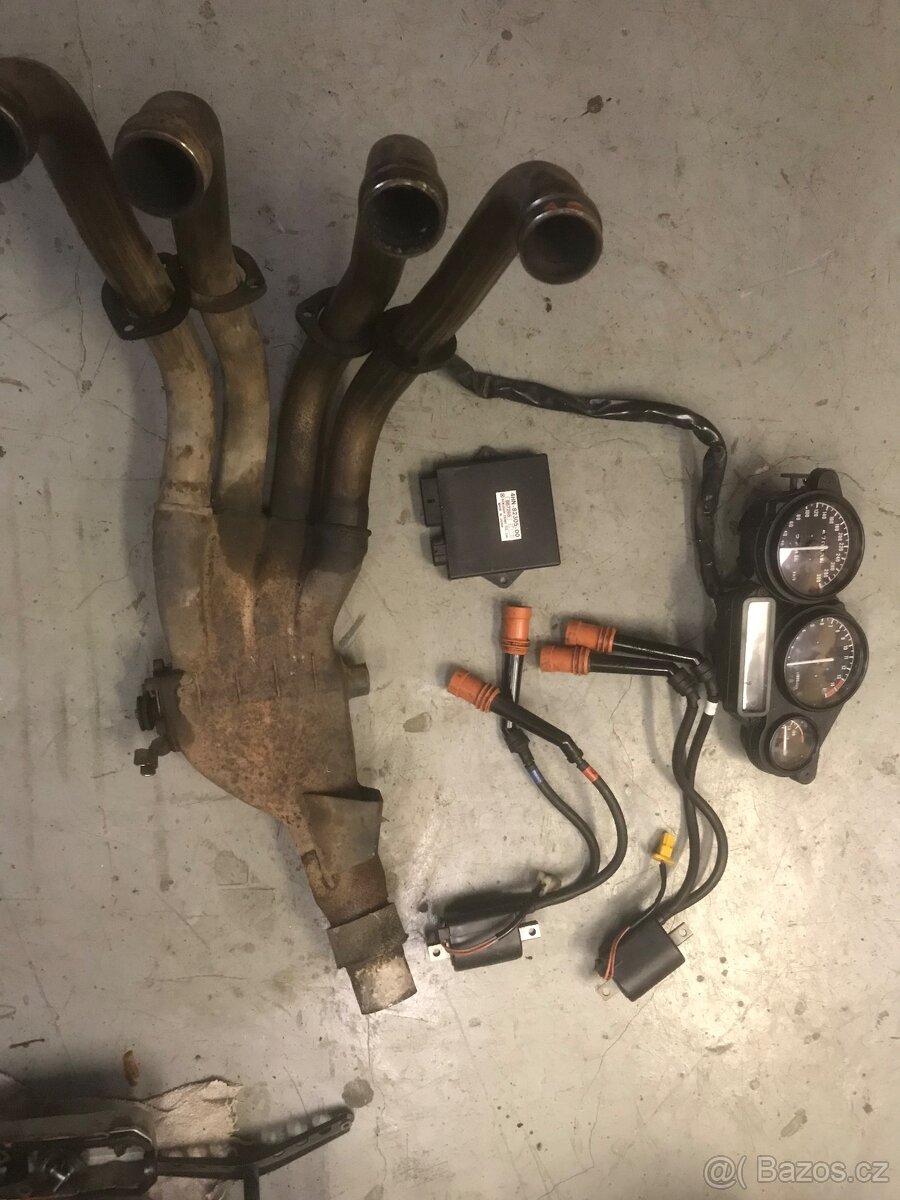 Yamaha YZF 750R - 17