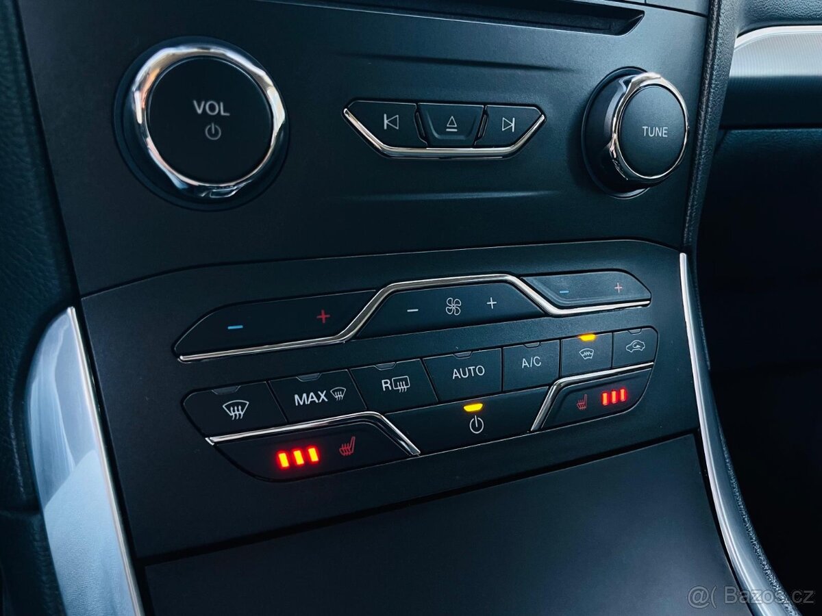 Ford S-MAX 2.0TDCi 132KW MANUÁL LED VÝHŘEV SERVISKA TITANIUM - 17