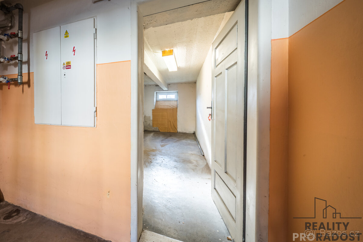 Prostorný byt 2 + kk v Bzenci - 17
