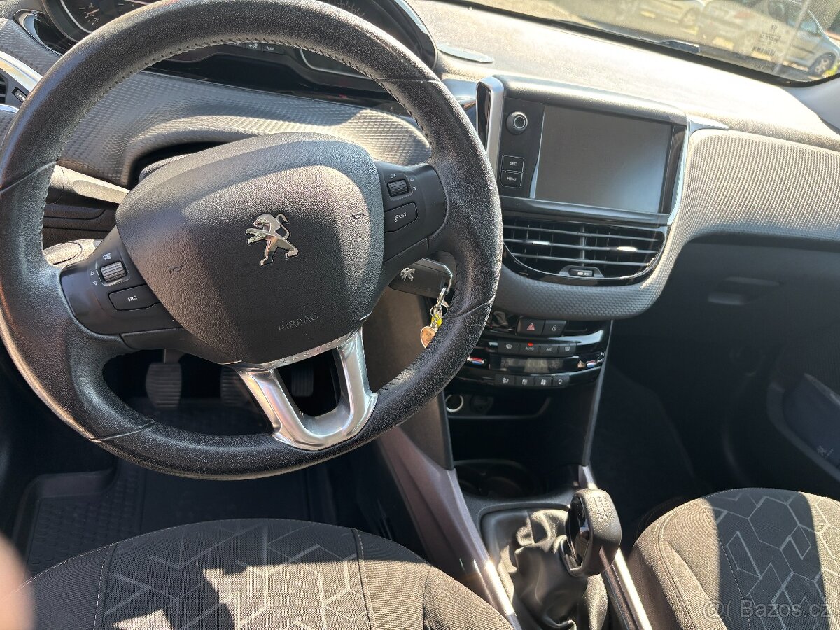 Peugeot 2008 1.2i 60kw, nová TK do 06/2027 - 17