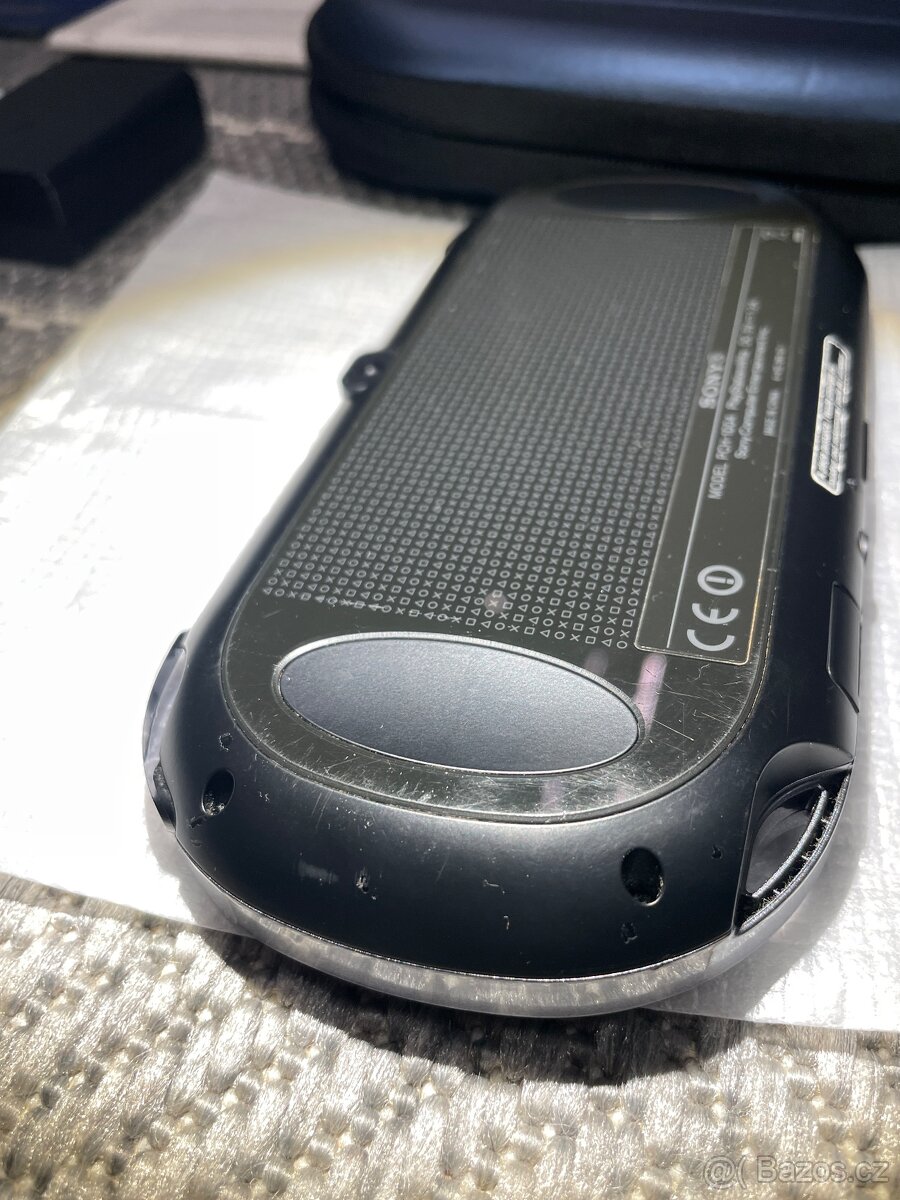 PS VITA PCH-1004 Oled 16GB / komplet box - 17