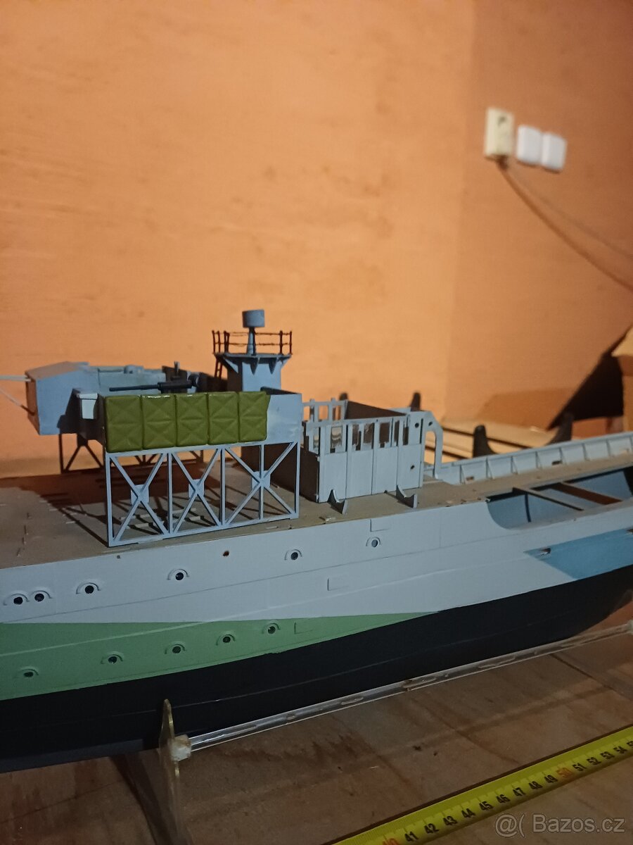 Kusy modelářských lodí a letadel - 17