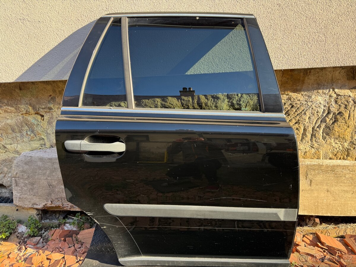 Dveře Volvo XC90 - černá barva 01900 - BLACK STONE SOLID - 17
