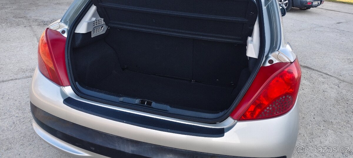 Peugeot 207 benzin 1.4 - 17