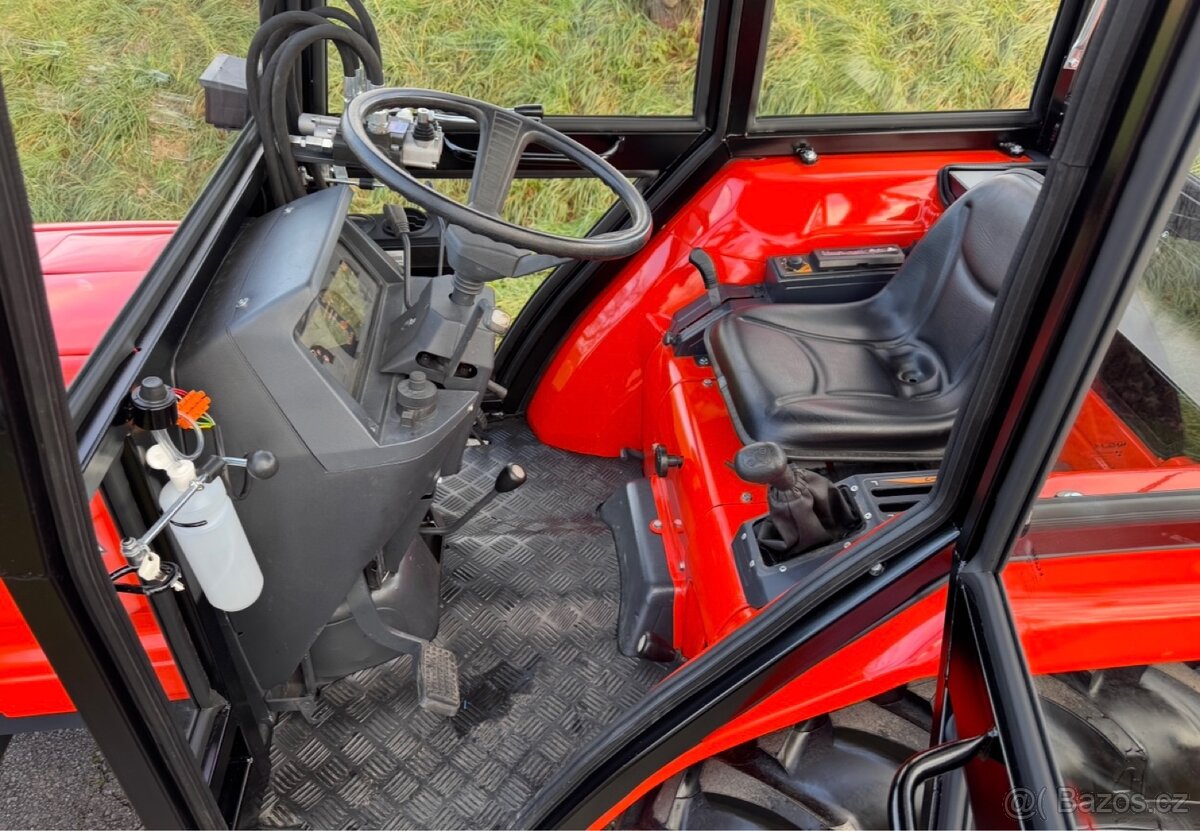 Japonský traktor KUBOTA GL 21 Diesel motor 3 válec, 21HP - 17