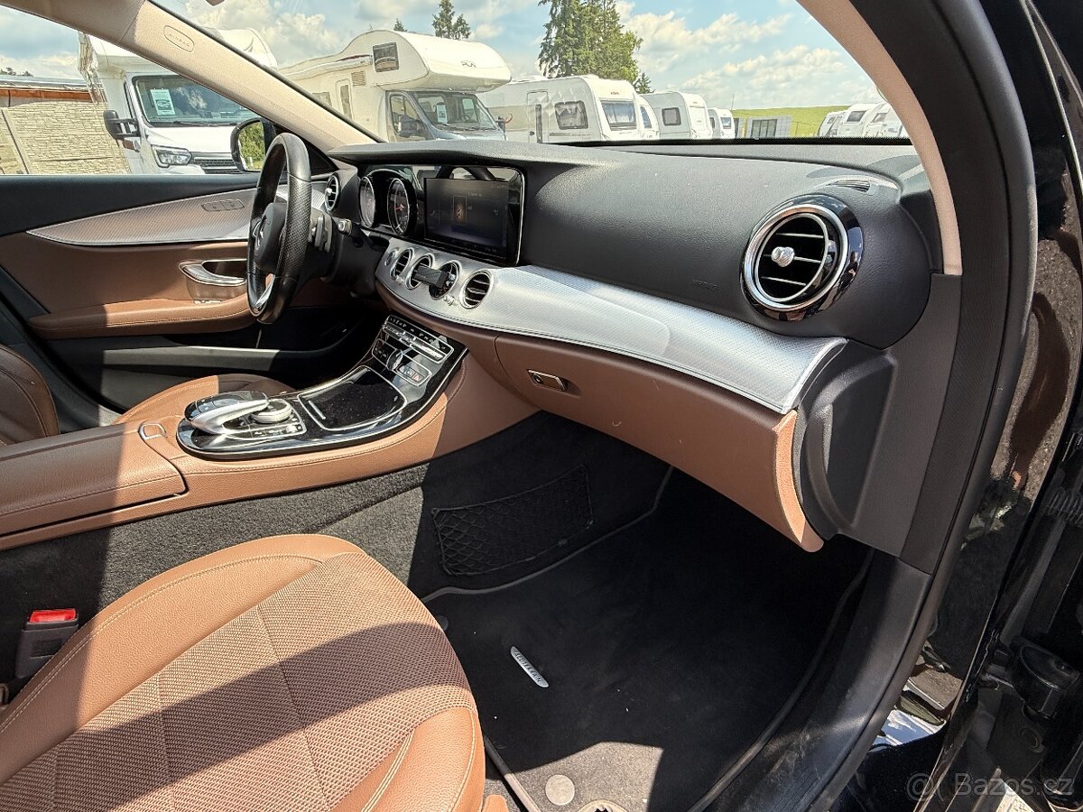 Mercedes-Benz Třídy E, 220 d 4MATIC AllTerrain - 17