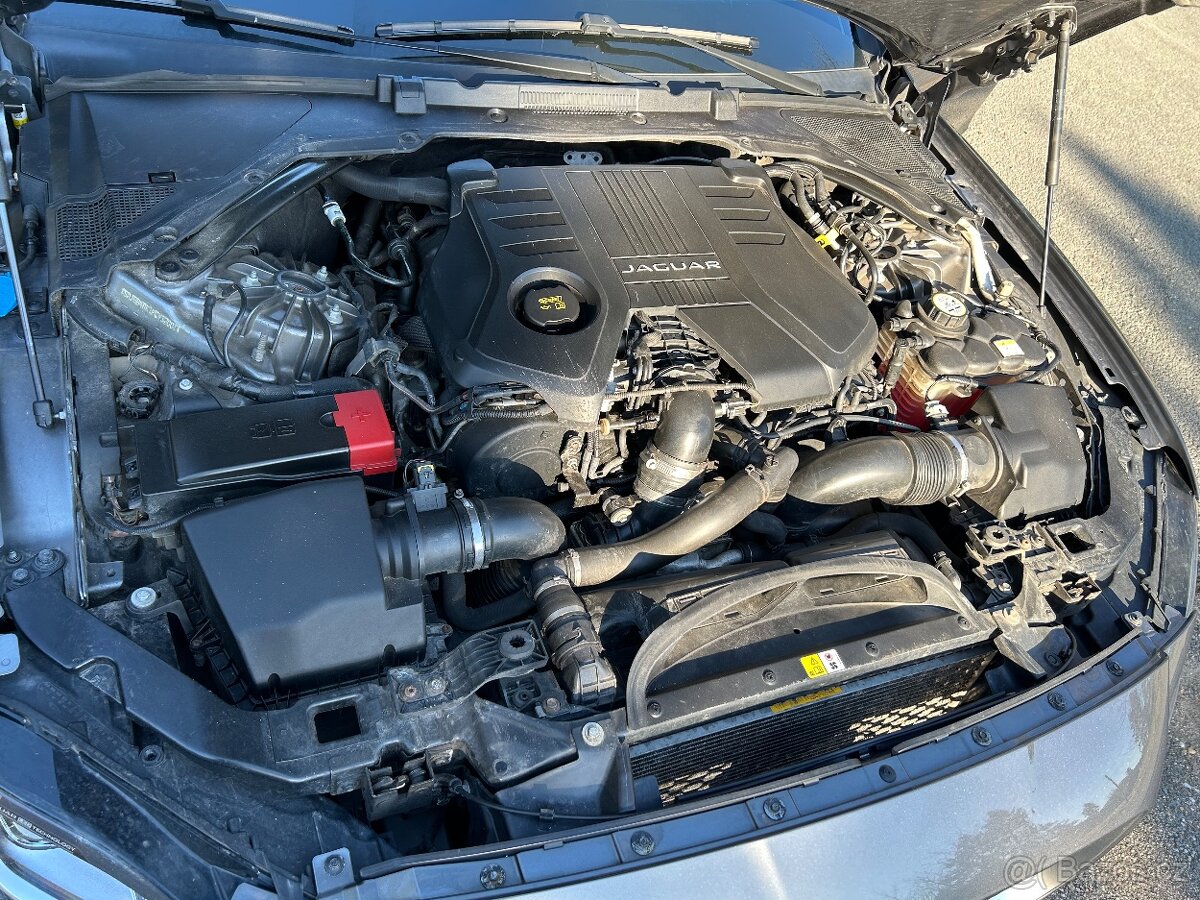 Jaguar XF 30d 221kW - 17