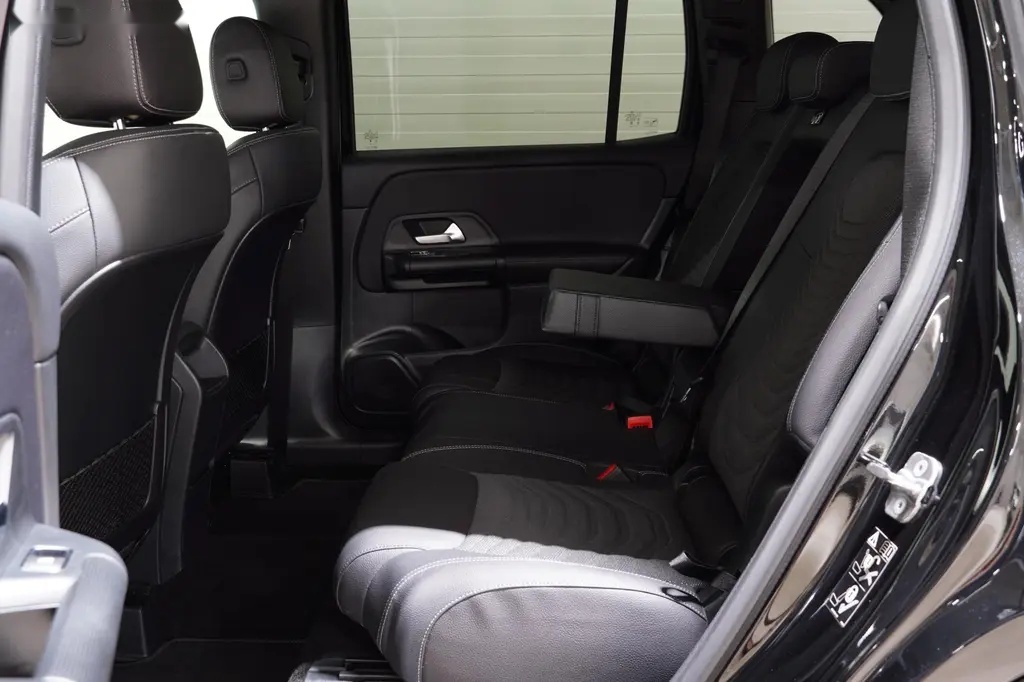 Mercedes-Benz GLB, 200D,4Matic,ČR,AMG,DPH,Kamera - 17