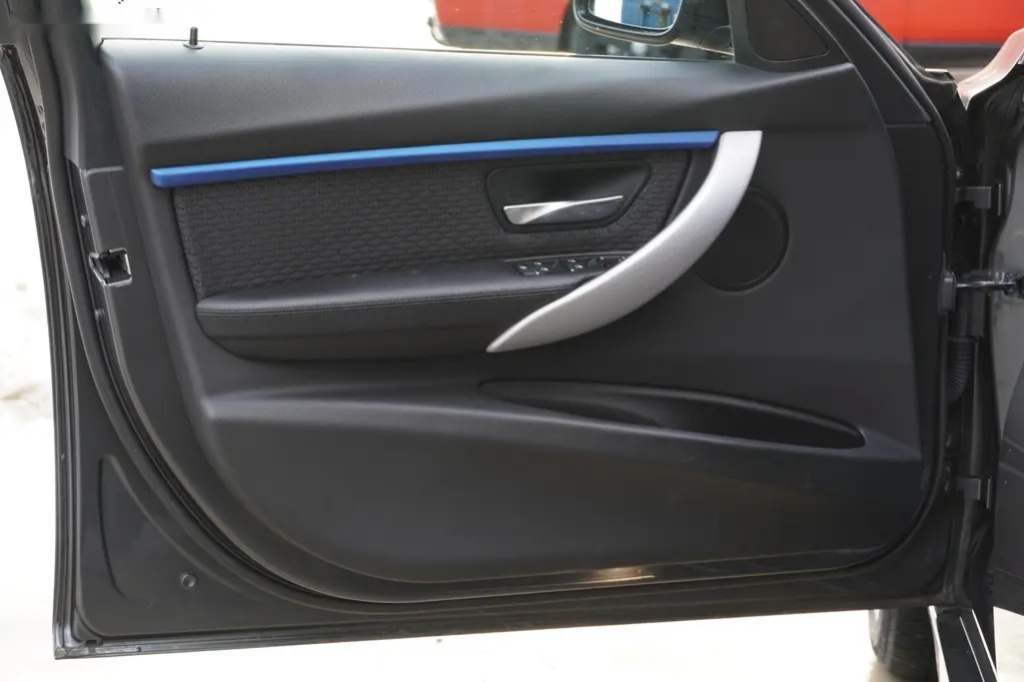 BMW Řada 3, 320D,Xdrive,M-paket,Led,Kamera - 17