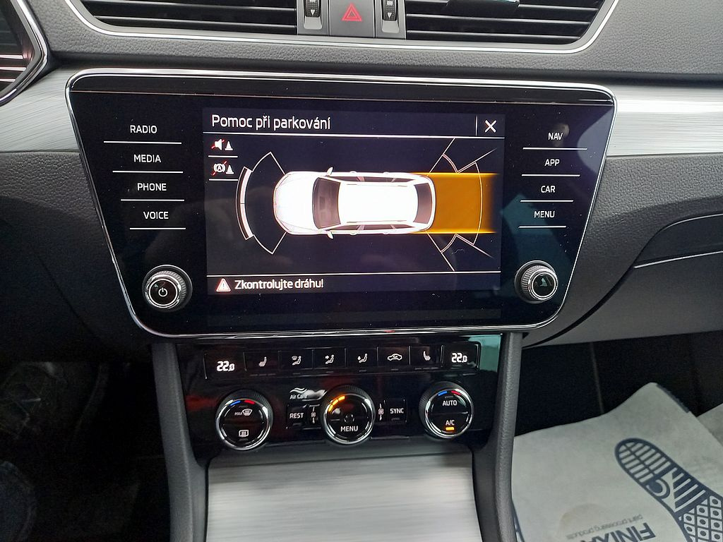 Škoda Superb, 2.0TDi DSG-Navi-LED - 17