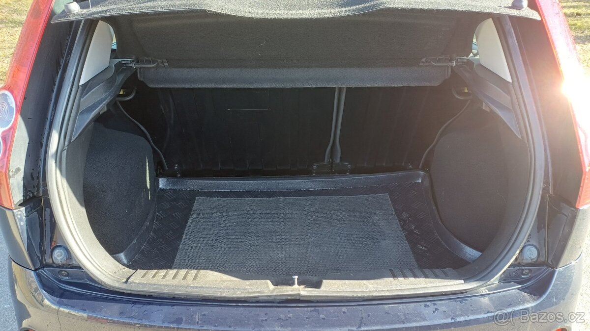 Ford Fiesta, 1.3 i - TOP stav - 17