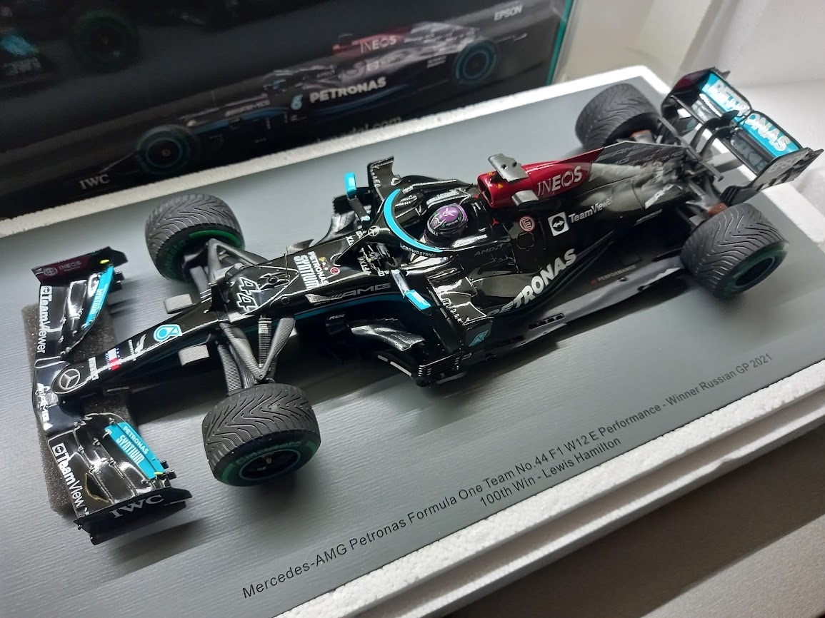 F1 MERCEDES W12 HAMILTON VÍTĚZ GP RUSKA 2021 SPARK 1:18 - 17