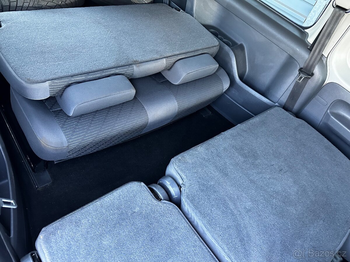 Maxi 2.0tdi 103kw DSG 7-míst, 253000km, Webasto na DO - 17