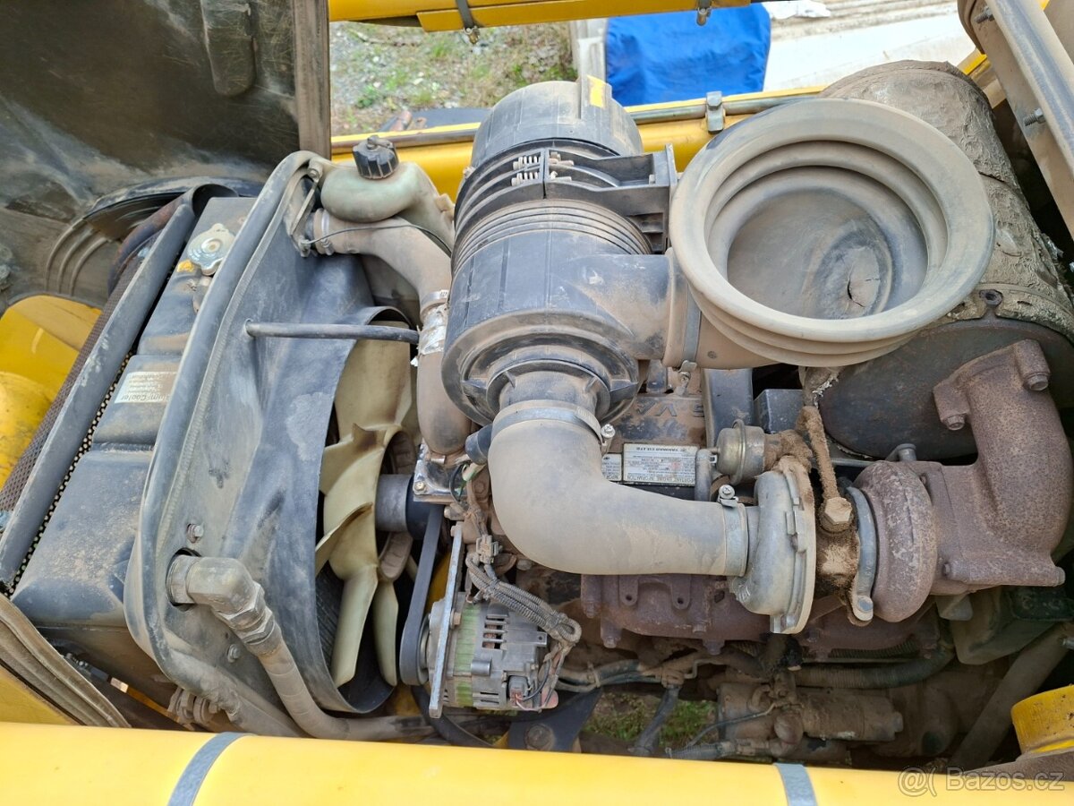 KOMATSU WB 93 R-2 4X4 - 17