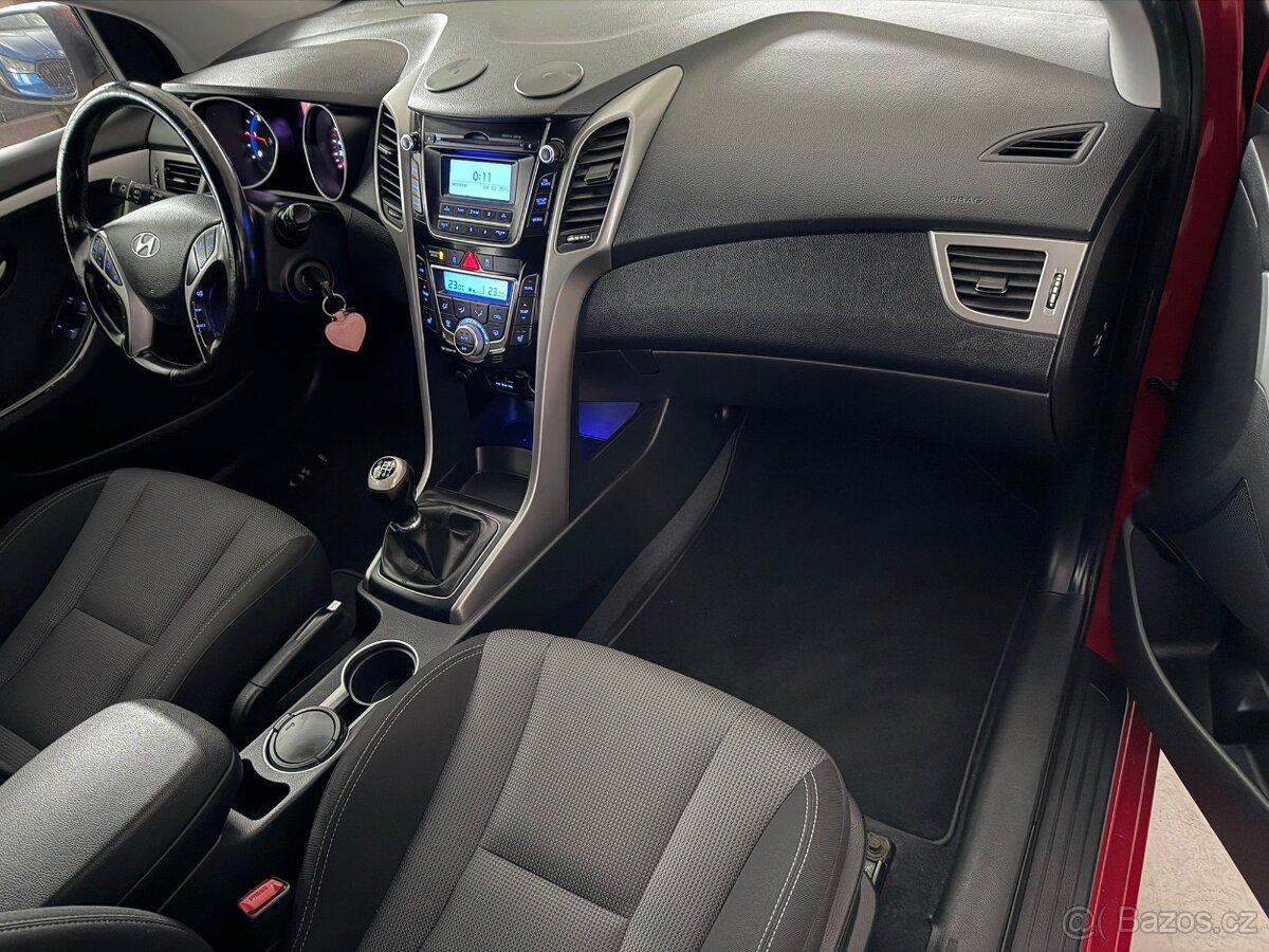 Hyundai i30. 1.6 CRDi 81 Kw - 17