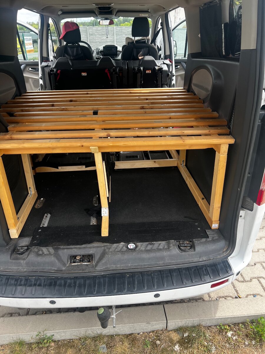 Ford tourneo custom L2H1 2.2l 114kw 8 míst - 17