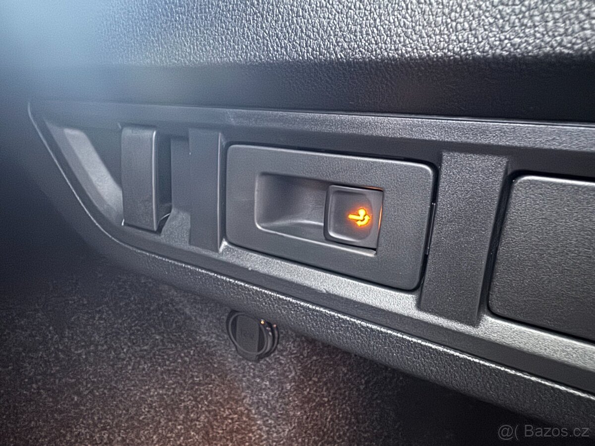 Škoda Octavia combi 2.0 TDI Ambition r.v.2023 ODPOČET DPH - 17