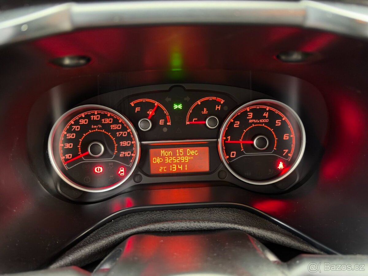 FIAT DOBLO MAXI CARGO 1,6TDI nosnost 1000 kg ADR - 17